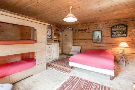 Rent in ski resort 6 room chalet 10 people - Chalet Noisetiers - La Clusaz - Bedroom