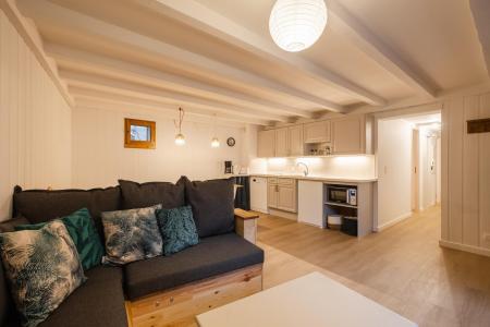 Rent in ski resort 3 room apartment sleeping corner 4 people (BR3) - Coq De Bruyere - La Clusaz - Living room