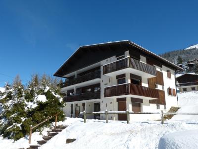 Vacances en montagne Les Etages Bat N°1 - La Clusaz - Extérieur hiver