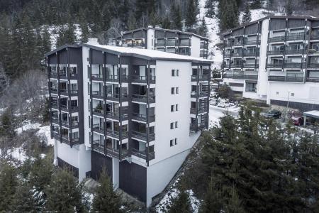 Аренда на лыжном курорте Lodge Perriere - La Clusaz - зимой под открытым небом