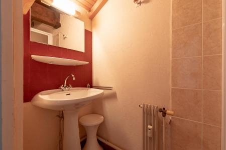 Rent in ski resort 4 room mezzanine apartment 8 people (AIGLBS) - Résidence Aigles I - La Clusaz - Shower room