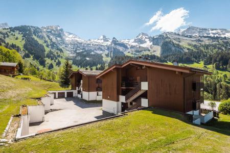 Vacances en montagne Résidence Balme I - La Clusaz - Extérieur hiver