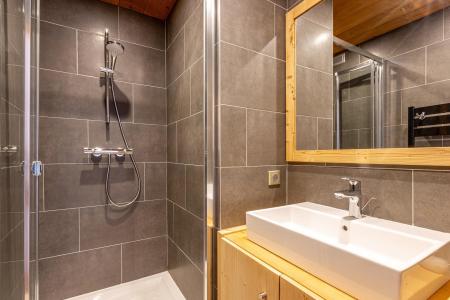 Rent in ski resort Studio sleeping corner 6 people (BALM06) - Résidence Balme I - La Clusaz - Shower room