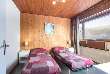 Skiverleih 2-Zimmer-Holzhütte für 4 Personen (BISO27) - Résidence Bison - La Clusaz - Schlafzimmer