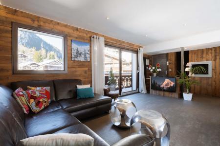 Rent in ski resort Résidence Flomatines - La Clusaz - Living room