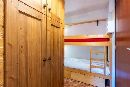 Rent in ski resort Studio sleeping corner 3 people (512) - Résidence Parnasse 1 - La Clusaz - Cabin