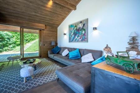 Rent in ski resort 6 room chalet 12 people - Rosebud - La Clusaz - Living room