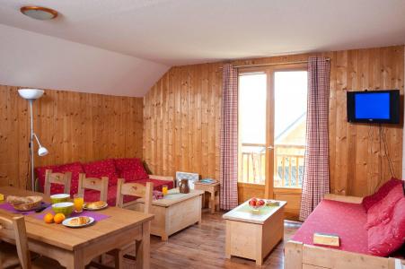 Rent in ski resort Les Chalets du Berger - La Féclaz - Living room