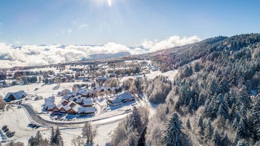 Location au ski Les Chalets du Berger Premium - La Féclaz - Extérieur hiver