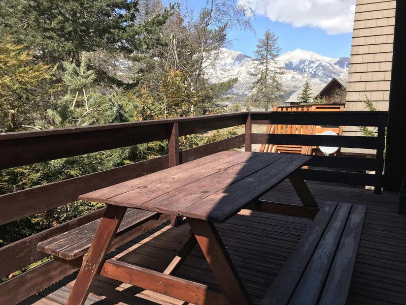 Rent in ski resort Chalet Le Jardin Alpin - La Joue du Loup - Terrace