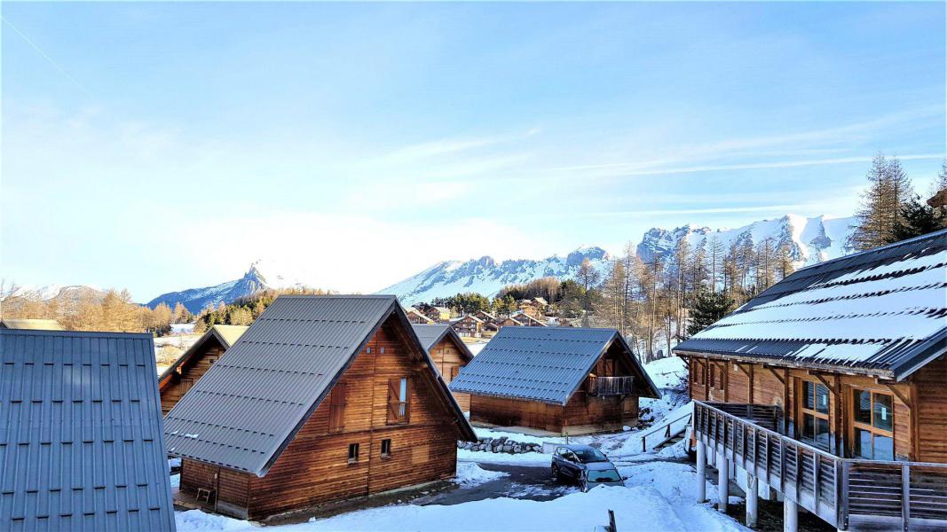 Skiverleih Doppelchalethälfte 3 Zimmer für 7 Personen (53) - Chalets Les Flocons du Soleil - La Joue du Loup - Draußen im Winter