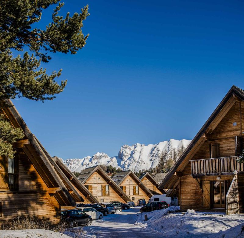 Rent in ski resort Chalets Les Flocons du Soleil - La Joue du Loup - Winter outside