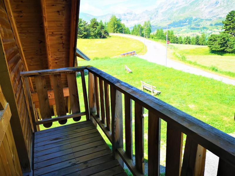 Skiverleih Doppelchalethälfte 3 Zimmer für 7 Personen (27) - Chalets Les Flocons du Soleil - La Joue du Loup - Terrasse