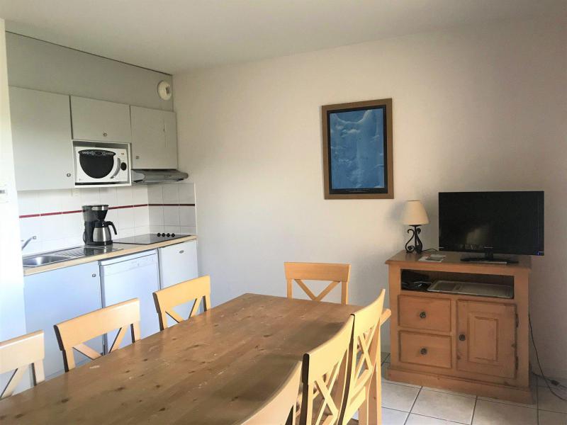 Rent in ski resort Semi-detached 3 room chalet 7 people (05) - Chalets Les Flocons du Soleil - La Joue du Loup - Living room