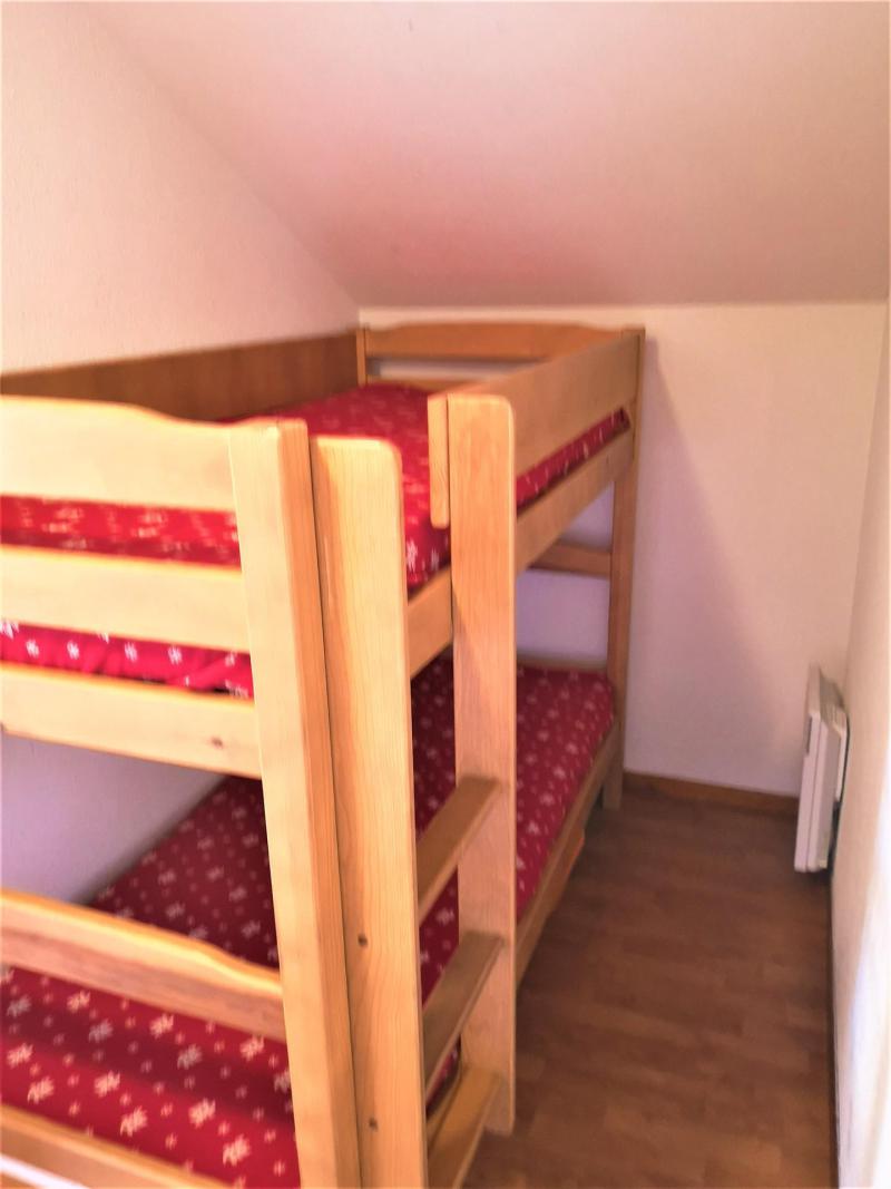 Rent in ski resort 2 room apartment sleeping corner 6 people (232) - Résidence Crête du Berger - La Joue du Loup - Bunk beds