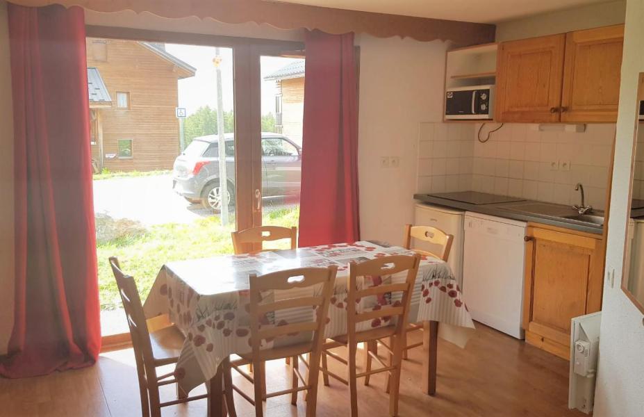 Wynajem na narty Apartament 2 pokojowy z alkową 6 osób (403) - Résidence Crête du Berger - La Joue du Loup - Pokój gościnny