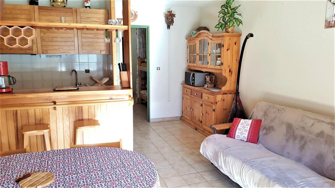 Rent in ski resort 2 room duplex apartment sleeping corner 8 people (04) - Résidence les Arcades - La Joue du Loup - Living room