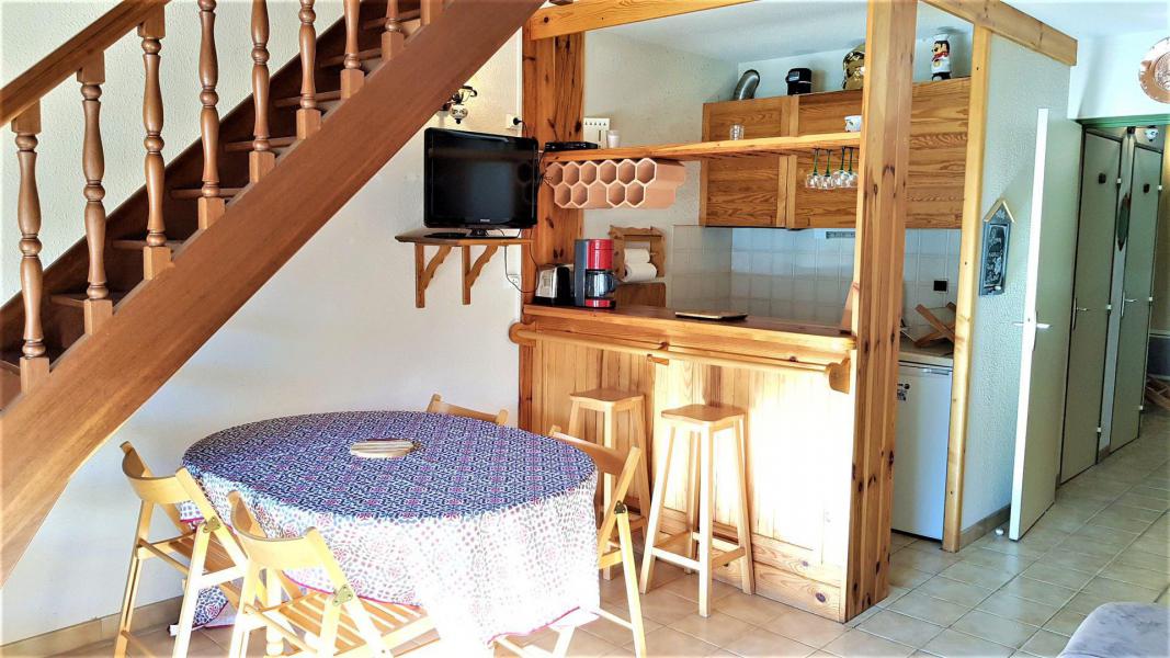 Rent in ski resort 2 room duplex apartment sleeping corner 8 people (04) - Résidence les Arcades - La Joue du Loup - Living room