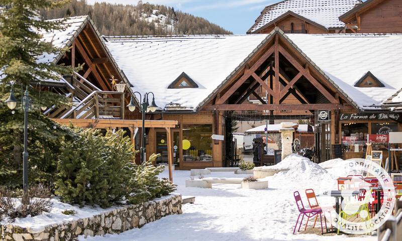 Urlaub in den Bergen Résidence les Chalets D'aurouze - Maeva Home - La Joue du Loup - Draußen im Winter