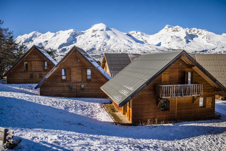 Аренда на лыжном курорте Résidence Les Flocons du Soleil - La Joue du Loup - зимой под открытым небом