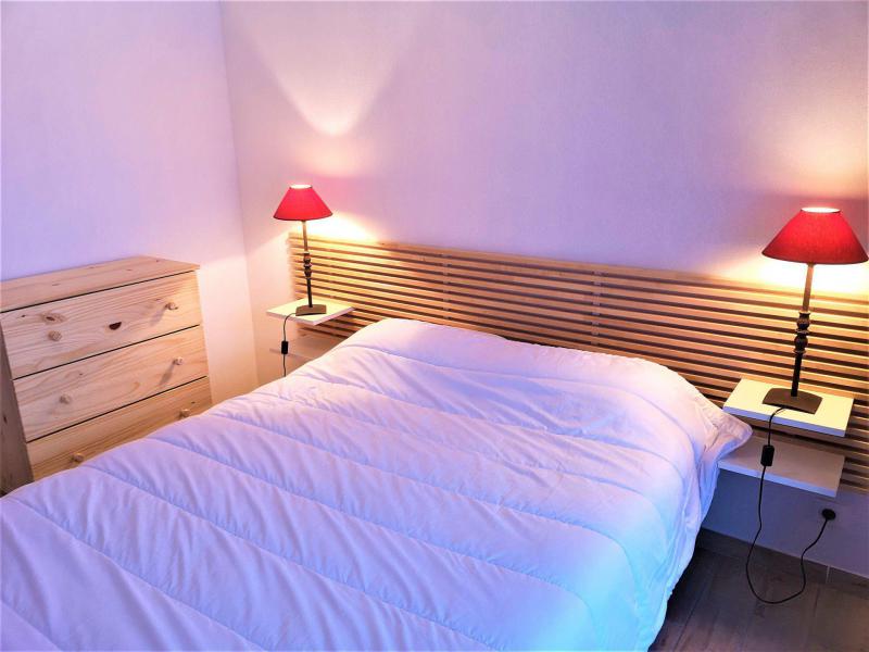 Rent in ski resort 4 room apartment 8 people (C15) - Résidence les Mélèzes des Chaumattes - La Joue du Loup - Bedroom