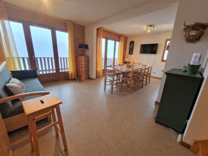 Rent in ski resort 6 room duplex apartment 12 people (A021) - Résidence Rochers Blancs 1 - La Joue du Loup - Apartment