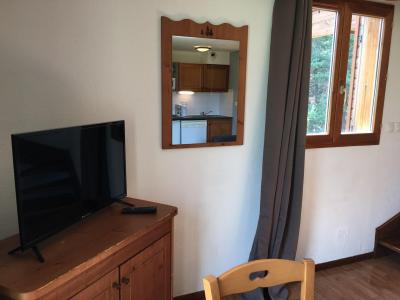 Rent in ski resort Semi-detached 4 room chalet 8 people (A2) - Chalets la Crête du Berger - La Joue du Loup - Living room