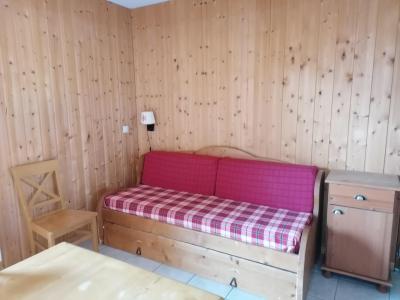 Skiverleih Doppelchalethälfte 3 Zimmer für 7 Personen (28) - Chalets Les Flocons du Soleil - La Joue du Loup - Wohnzimmer