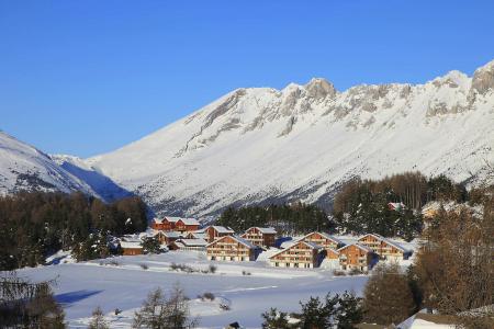 Rent in ski resort Résidence Bartavelle la Crête du Berger - La Joue du Loup - Winter outside