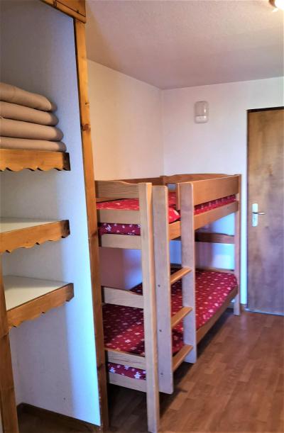 Alquiler al esquí Apartamento cabina 2 piezas para 6 personas (222) - Résidence Crête du Berger - La Joue du Loup - Camas literas