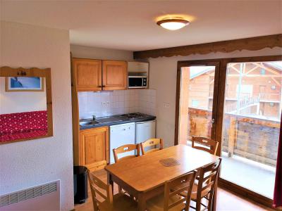 Ski verhuur Appartement 2 kamers bergnis 6 personen (213) - Résidence Crête du Berger - La Joue du Loup - Woonkamer