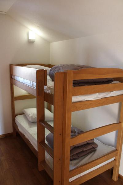 Rent in ski resort 3 room apartment 8 people (823) - Résidence la Marmotte la Crête du Berger - La Joue du Loup - Bedroom