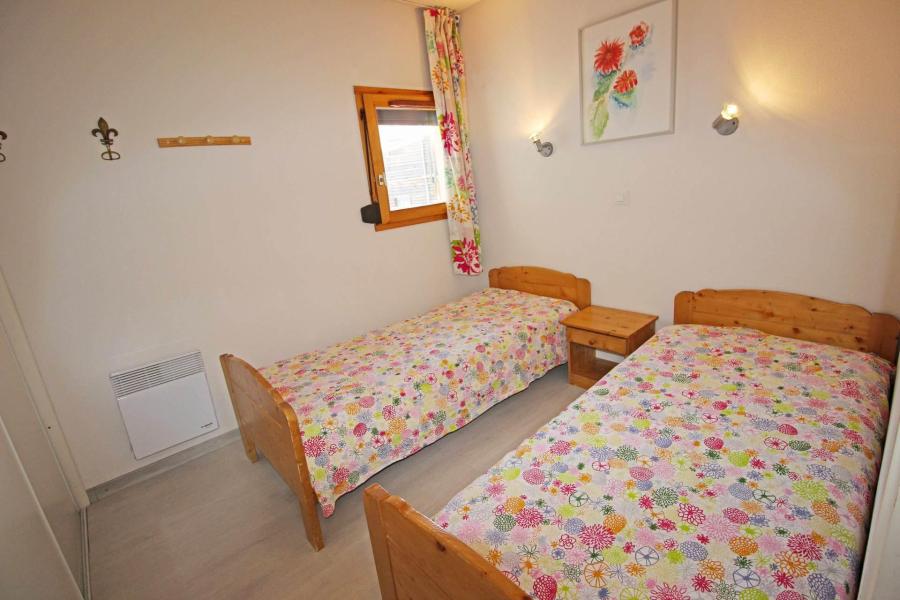 Rent in ski resort 2 room apartment 4 people (1207) - Les Chalets de la Vanoise - La Norma - Bedroom