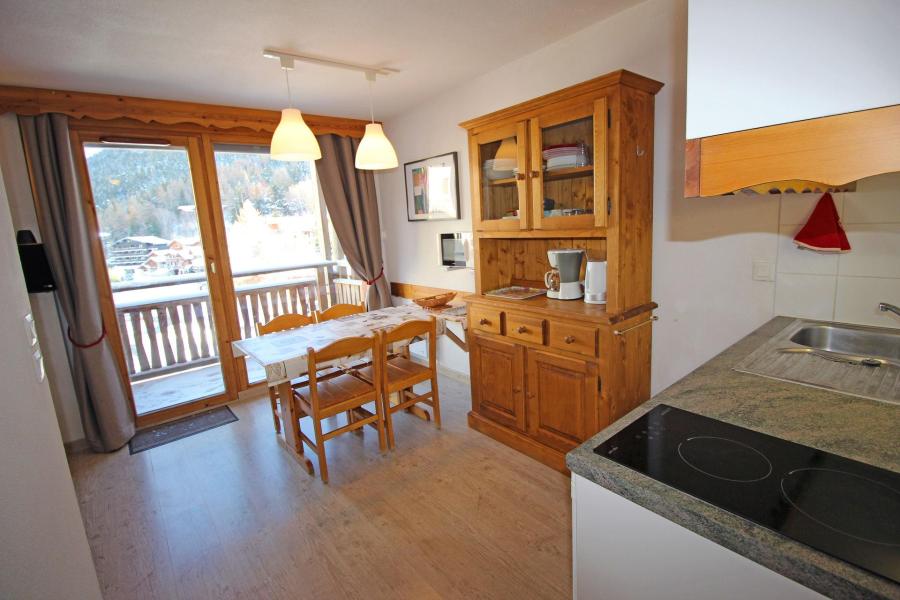 Rent in ski resort 2 room apartment 4 people (1207) - Les Chalets de la Vanoise - La Norma - Living room