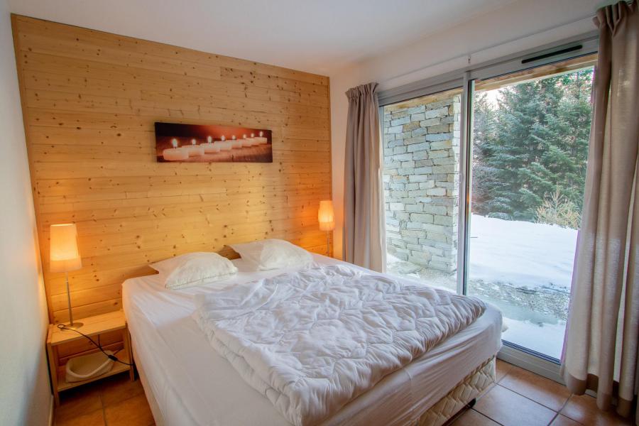 Rent in ski resort 5 room chalet 10 people (CHT91) - Les Chalets Petit Bonheur - La Norma - Bedroom