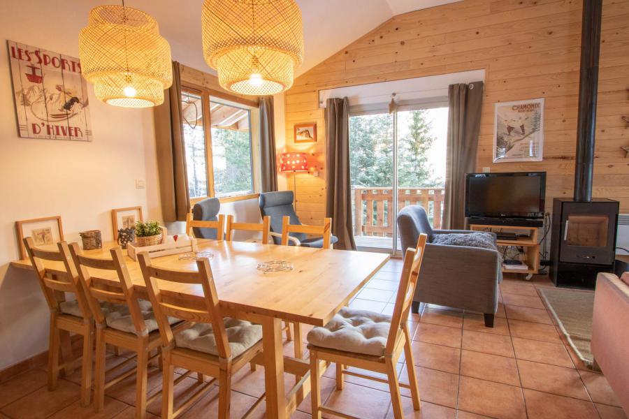Rent in ski resort 5 room chalet 10 people (CHT91) - Les Chalets Petit Bonheur - La Norma - Living room