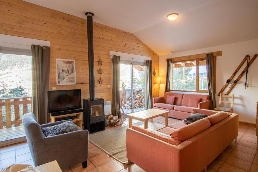 Rent in ski resort 5 room chalet 10 people (CHT91) - Les Chalets Petit Bonheur - La Norma - Living room