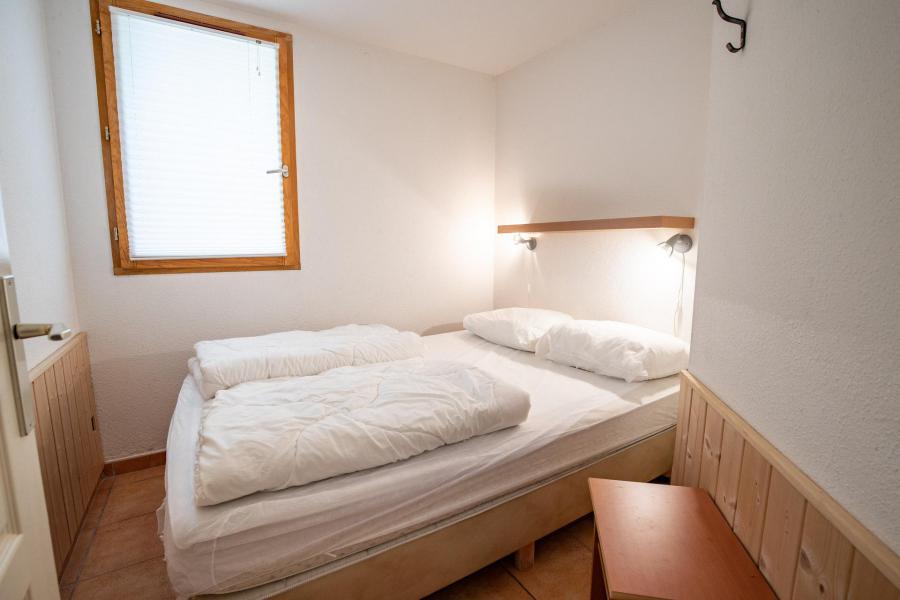 Skiverleih Doppelchalethälfte 3 Zimmer für 6 Personen (CHT79) - Les Chalets Petit Bonheur - La Norma - Schlafzimmer