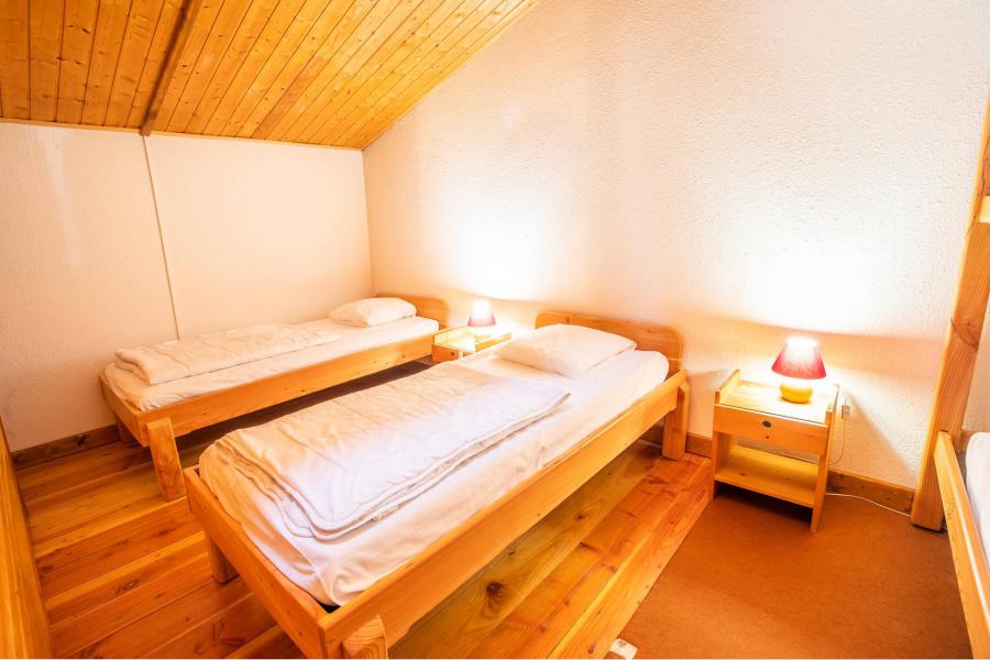 Rent in ski resort 3 room mezzanine apartment 8 people (AR36A) - Résidence les Arolles - La Norma - Bedroom