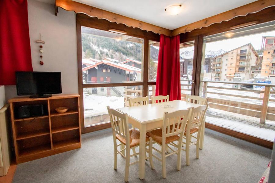 Rent in ski resort 2 room apartment sleeping corner 6 people (BV406) - Résidence les Balcons de la Vanoise - La Norma - Living room