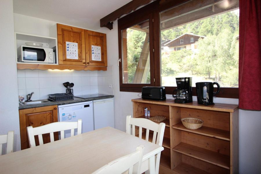 Rent in ski resort 3 room apartment 6 people (102) - Résidence les Balcons de la Vanoise - La Norma - Living room