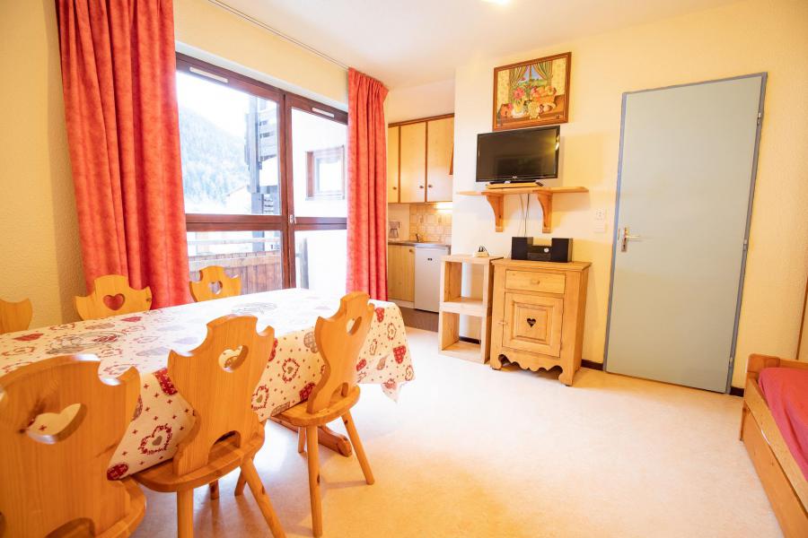 Rent in ski resort 2 room apartment sleeping corner 6 people (SB104C) - Résidence les Portes de la Vanoise - La Norma - Living room