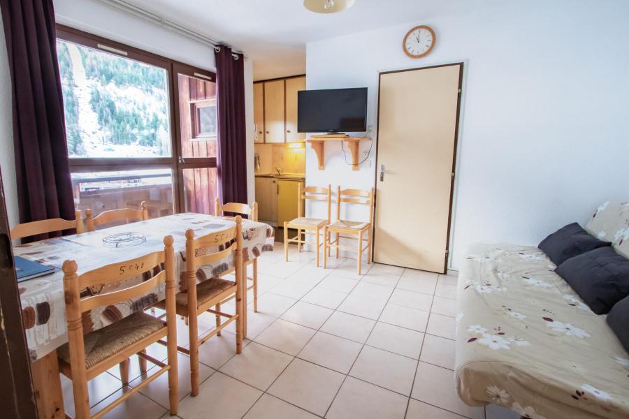 Rent in ski resort 2 room apartment sleeping corner 6 people (SB504B) - Résidence les Portes de la Vanoise - La Norma - Living room