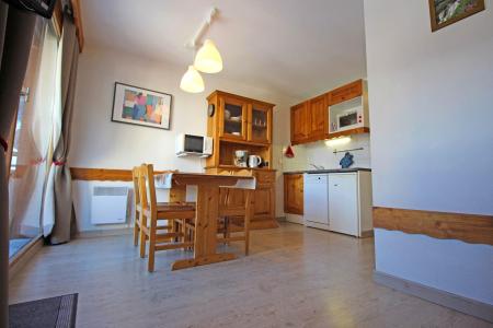 Rent in ski resort 2 room apartment 4 people (1207) - Les Chalets de la Vanoise - La Norma - Living room