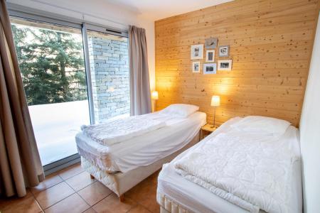 Rent in ski resort 5 room chalet 10 people (CHT91) - Les Chalets Petit Bonheur - La Norma - Bedroom