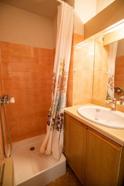 Rent in ski resort Studio sleeping corner 4 people (NO40GV) - Résidence le Grand Vallon - La Norma - Bathroom