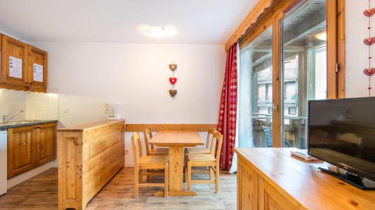 Rent in ski resort Résidence les Chalets et Balcons de la Vanoise - La Norma - Dining area