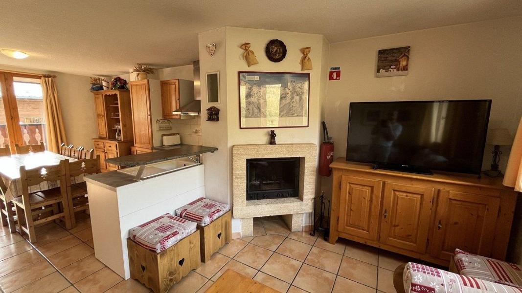 Rent in ski resort 6 room chalet 10 people (ALP28) - Chalet Les Alpages - La Plagne - Living room