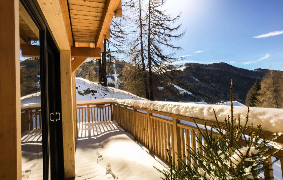 Vacances en montagne Chalet Natural Lodge - La Plagne - Extérieur hiver