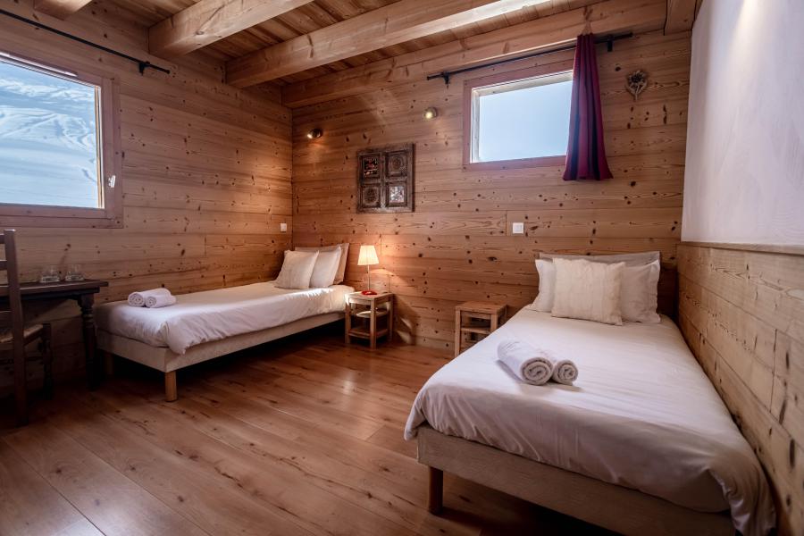 Rent in ski resort 8 room triplex semi-detached chalet 15 people (Pierra Menta 2) - Chalets du Cocoon - La Plagne - Bedroom